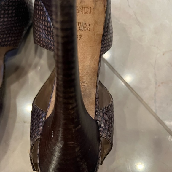 Authentic Fendi Heels (brown alligator skin) - Picture 5 of 7